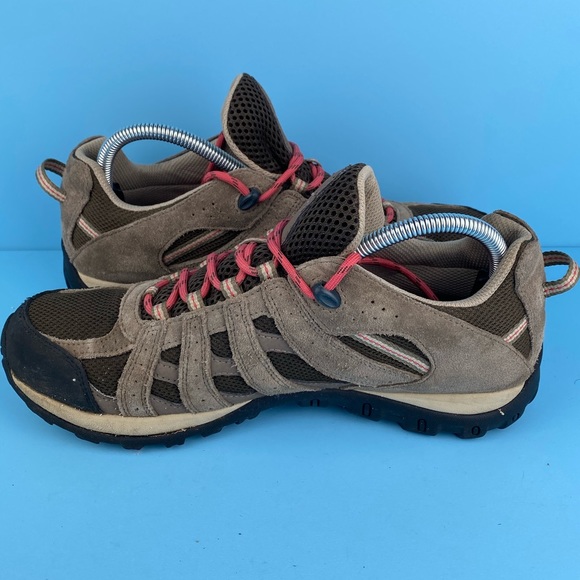 Columbia Hiking Shoes. - Picture 4 of 8